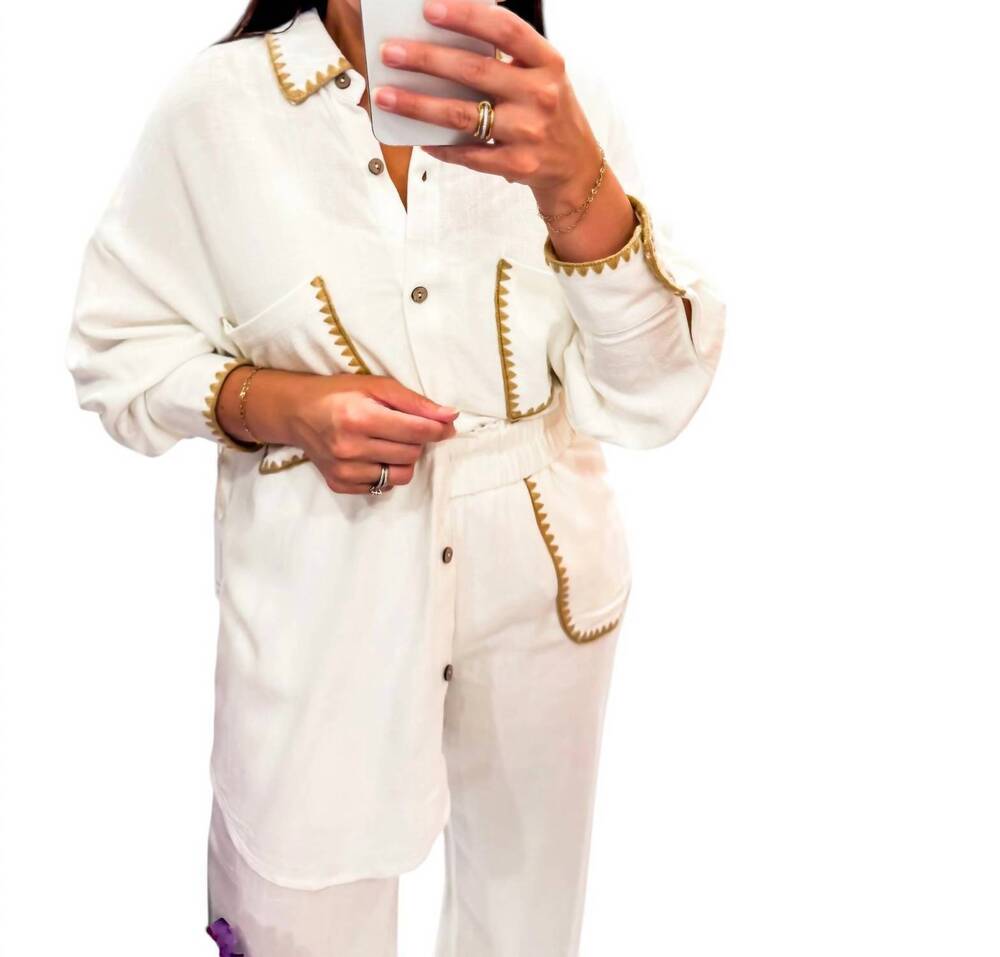 NEW VINTAGE HAVANA tan lines & good vibes button up top in white
